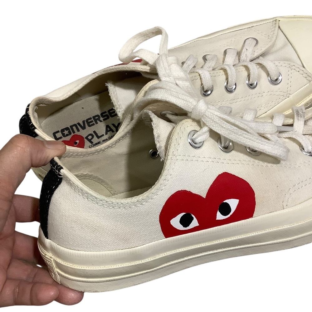 Come Des Garçons Play x Converse Chuck White and Black Sneakers with Red Heart - Picture 6 of 10